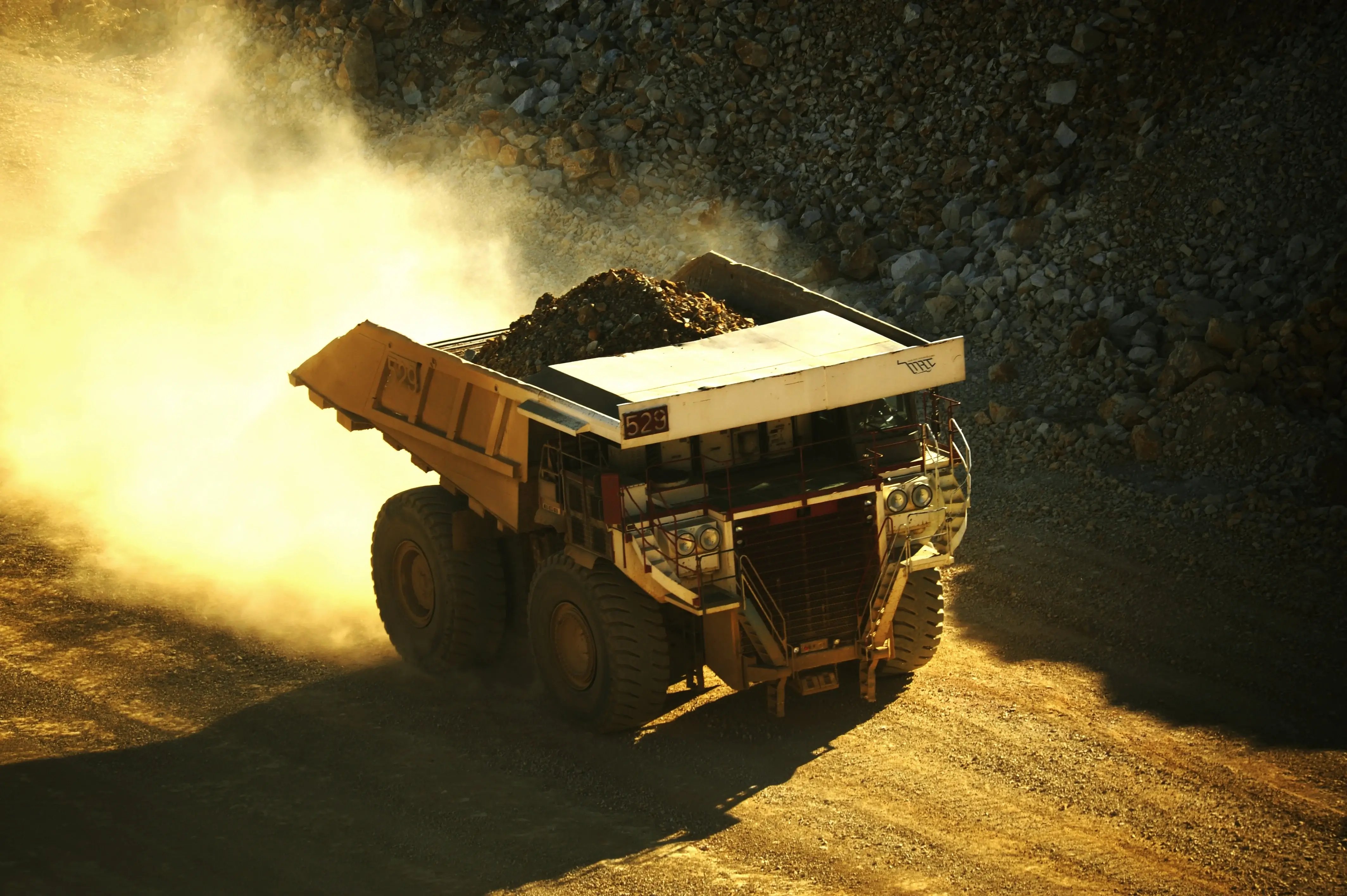 mining-truck-2022-10-24-16-43-04-utc (1)